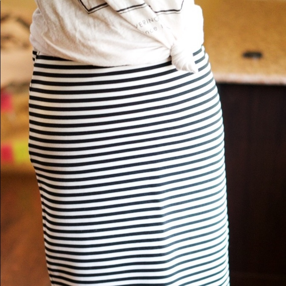 Midi striped skirt